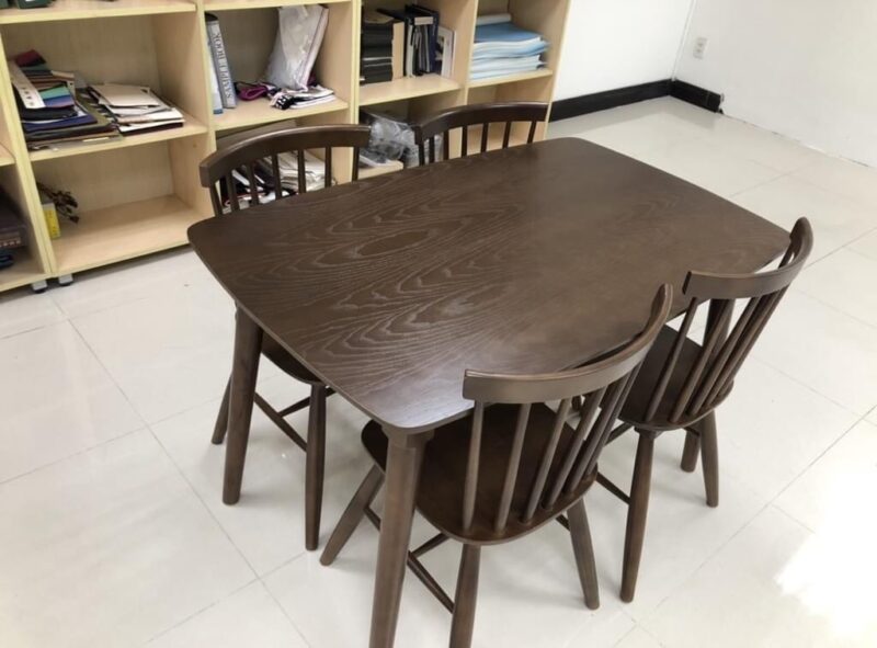 Bàn ăn gỗ thịt 18A